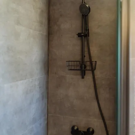 Nomad In The Centre *